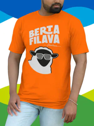 T-shirt arancione con scritta Berta filava e muso di una pecora con gli occhiali da sole a barrette orizzontali.